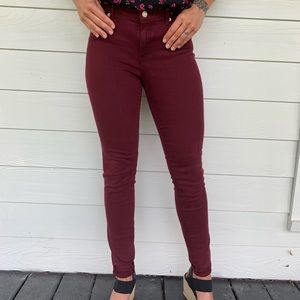 GAP~MAROON~SKINNIES~SIZE 6